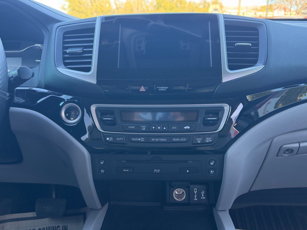 2017 Honda Pilot Image 15