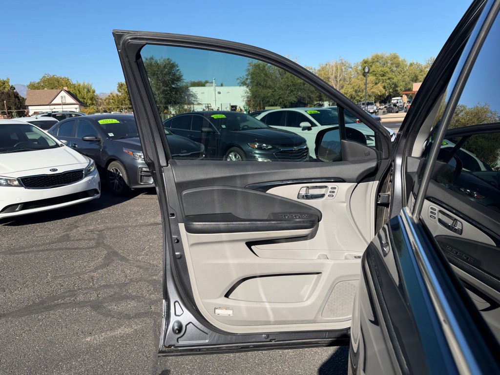 2017 Honda Pilot Image 25