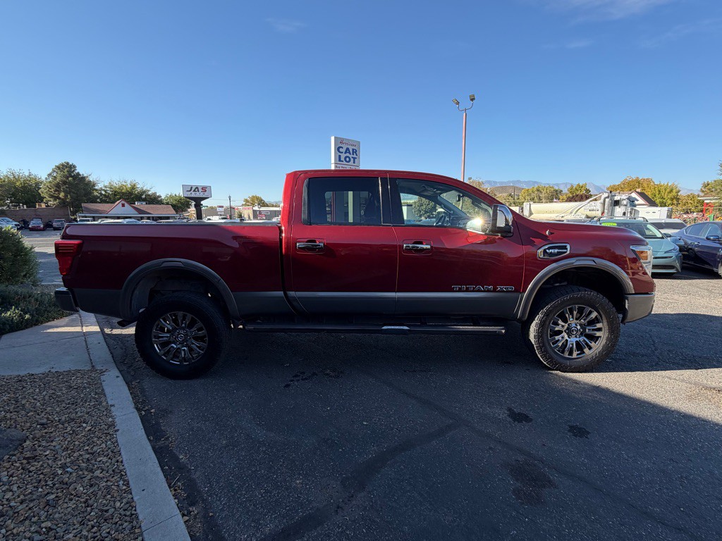 2016 Nissan Titan Image 4