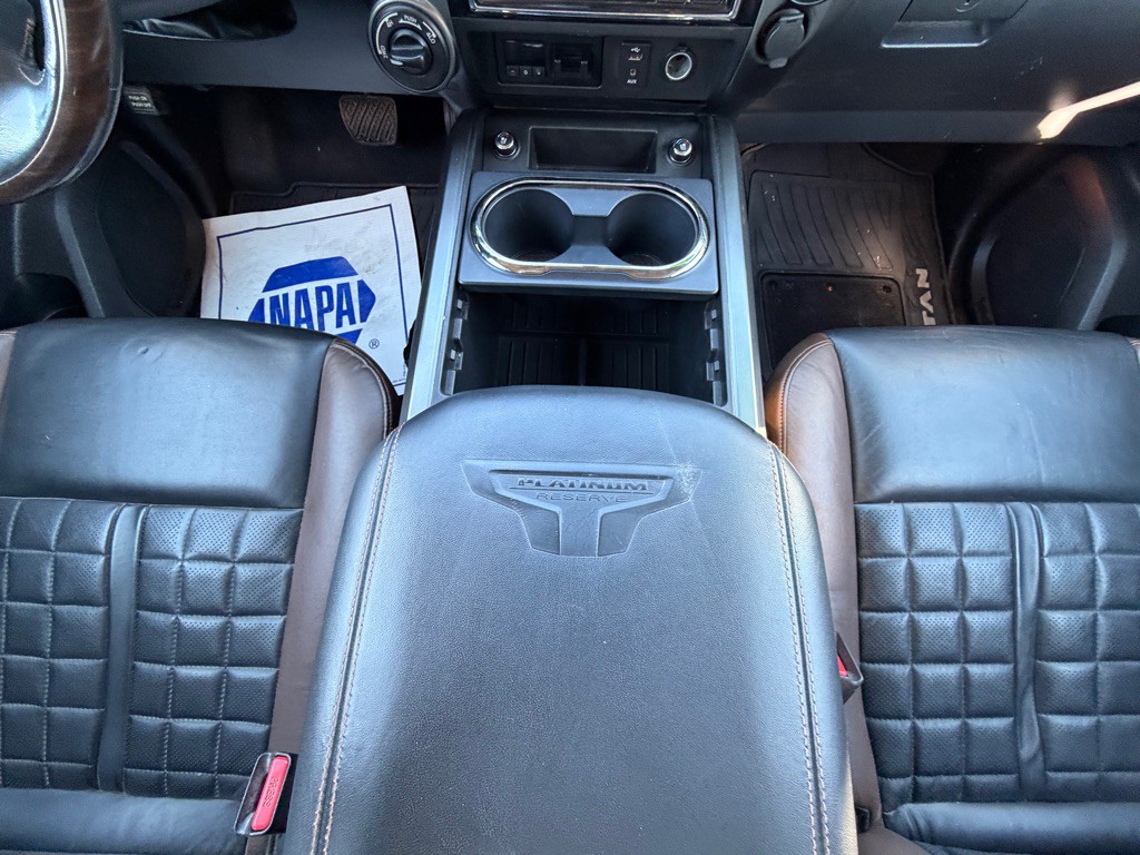 2016 Nissan Titan Image 16