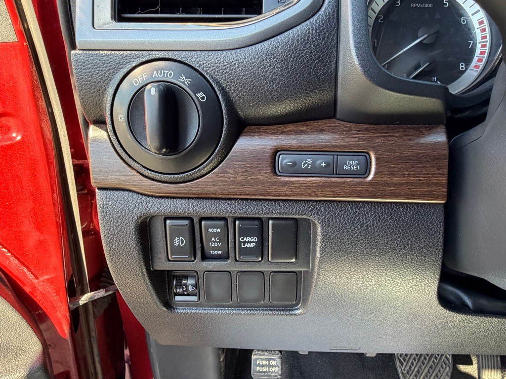 2016 Nissan Titan Image 26