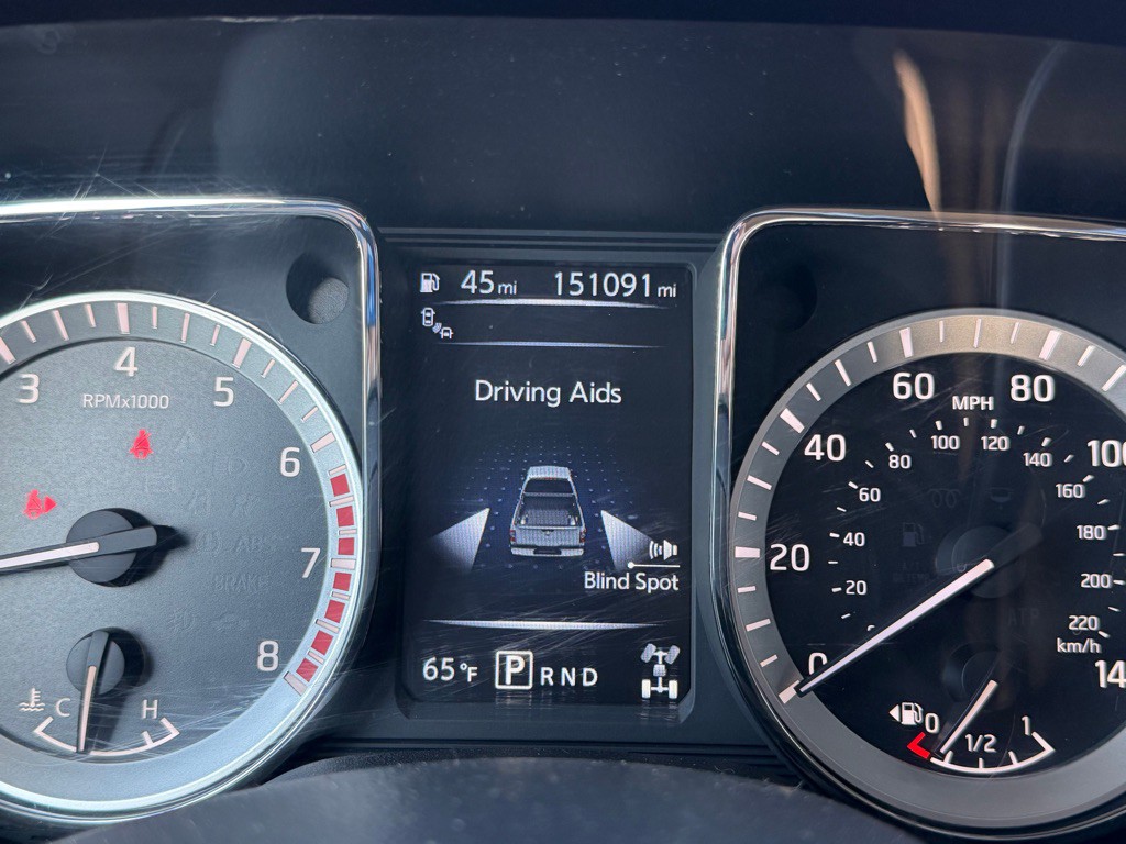 2016 Nissan Titan Image 30