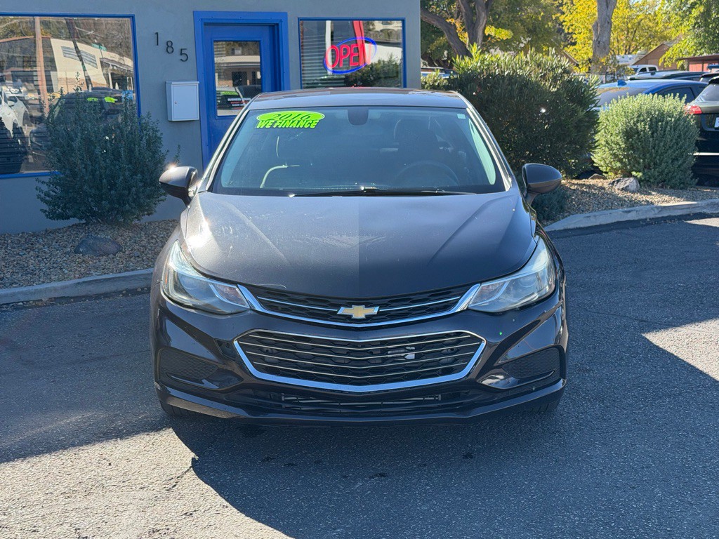 2016 Chevrolet Cruze Image 2