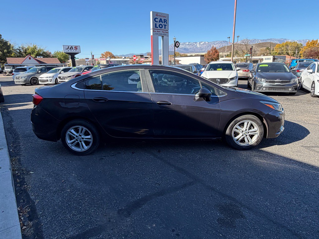 2016 Chevrolet Cruze Image 4
