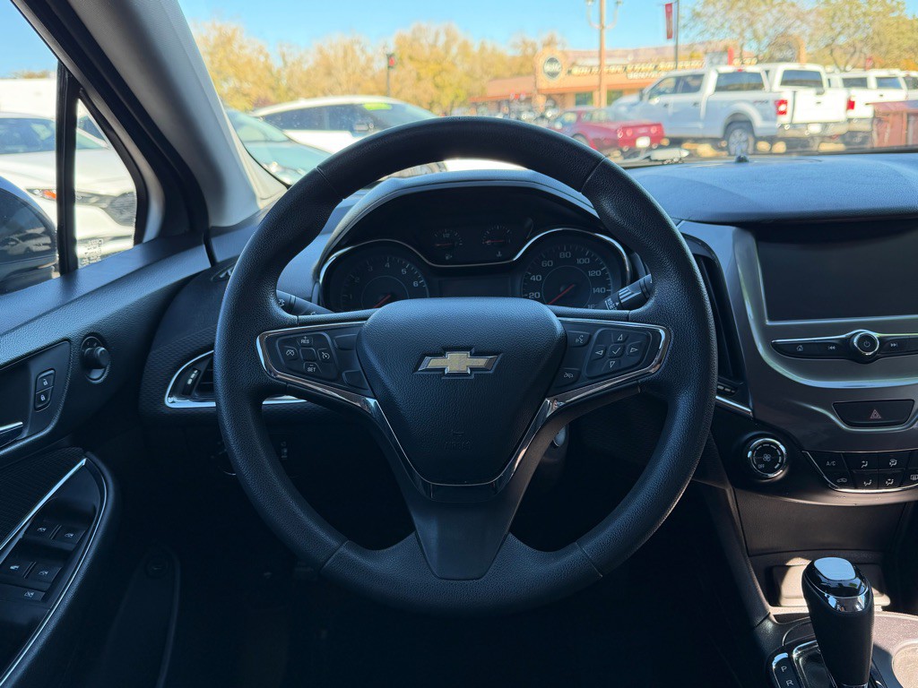 2016 Chevrolet Cruze Image 17