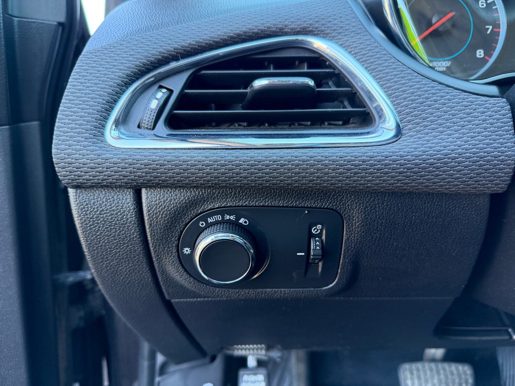 2016 Chevrolet Cruze Image 28