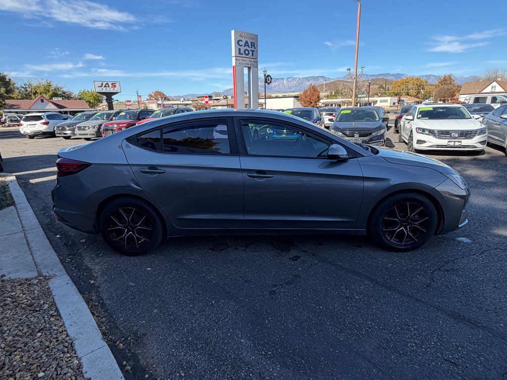 2019 Hyundai Elantra Image 4