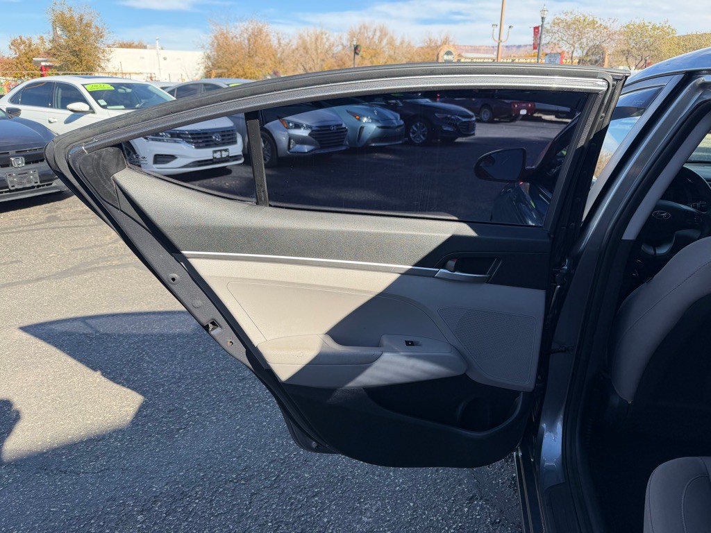 2019 Hyundai Elantra Image 23