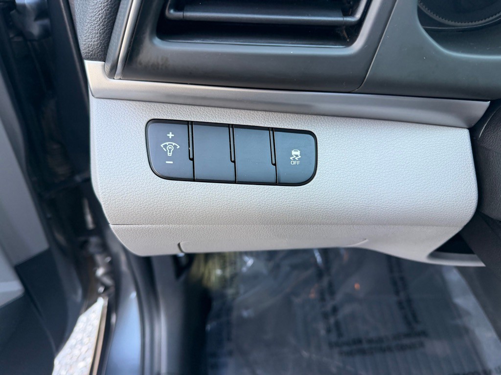 2019 Hyundai Elantra Image 27
