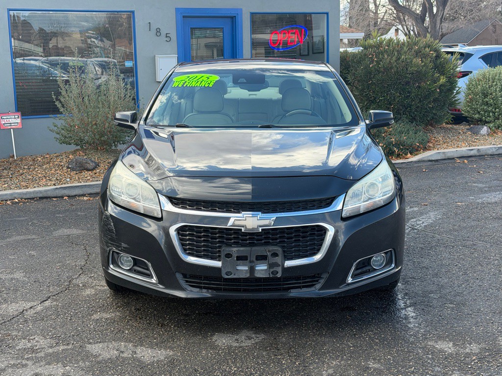 2015 Chevrolet Malibu Image 2