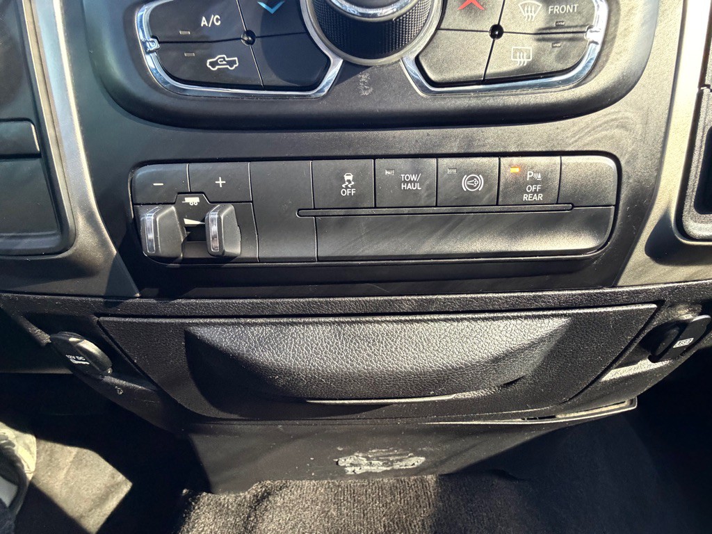 2016 RAM 2500 Image 33