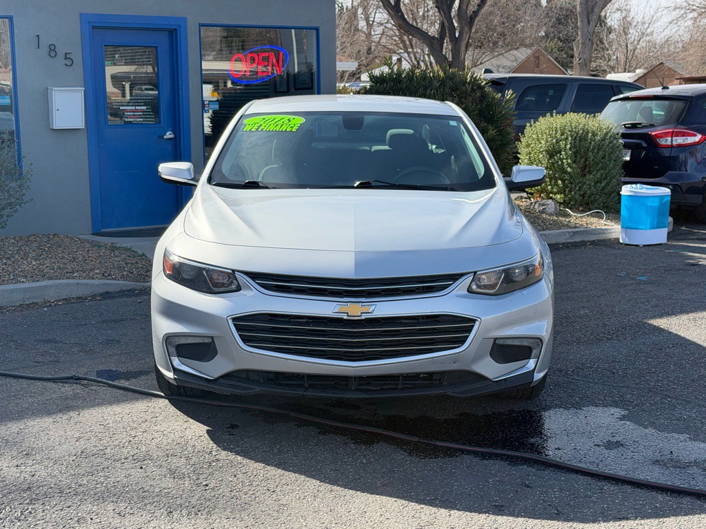 2018 Chevrolet Malibu Image 2