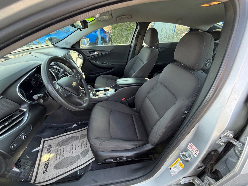 2018 Chevrolet Malibu Image 9