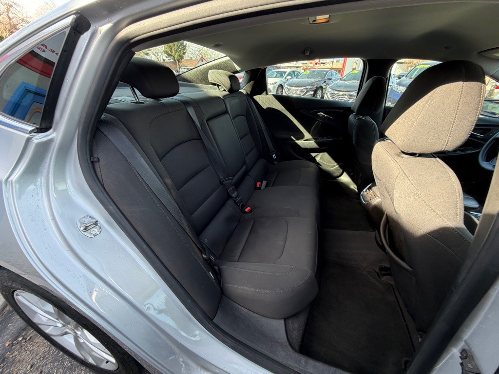 2018 Chevrolet Malibu Image 12