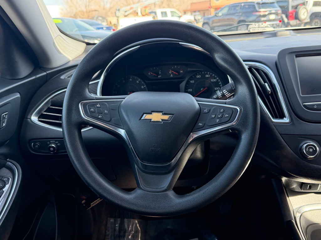 2018 Chevrolet Malibu Image 16