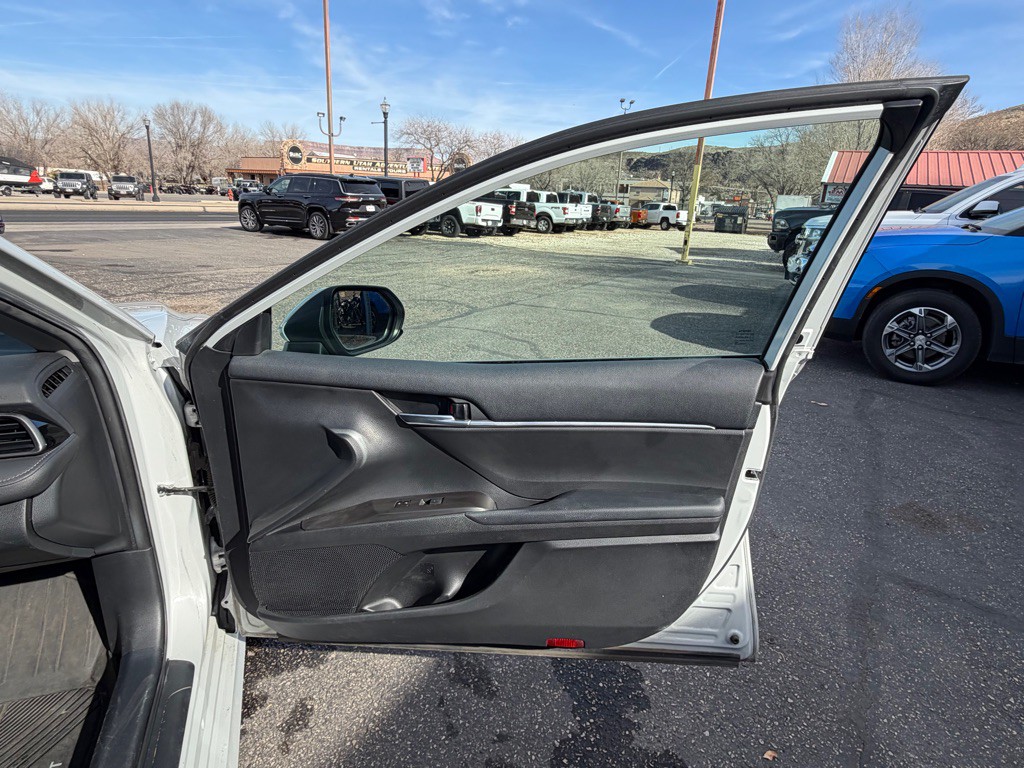 2022 Toyota Camry Image 21