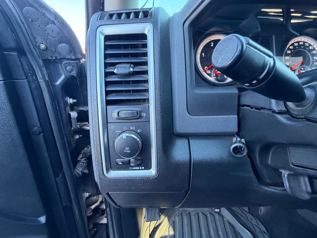 2014 RAM 2500 Image 28