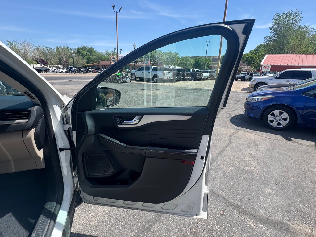 2021 Ford Escape Image 22