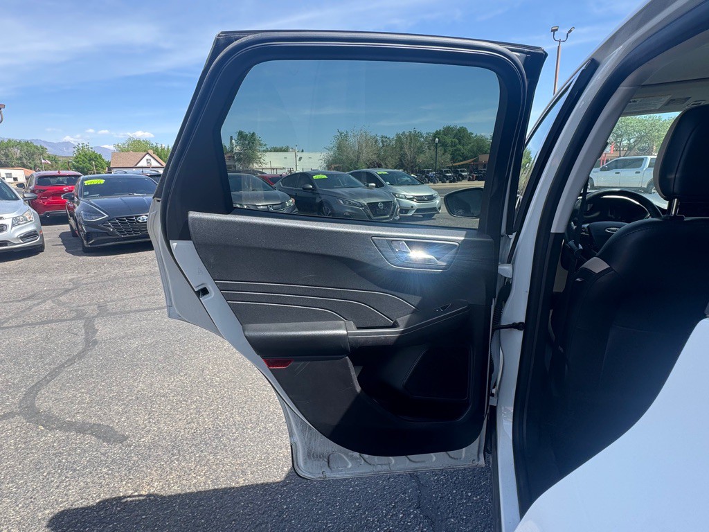 2021 Ford Escape Image 23