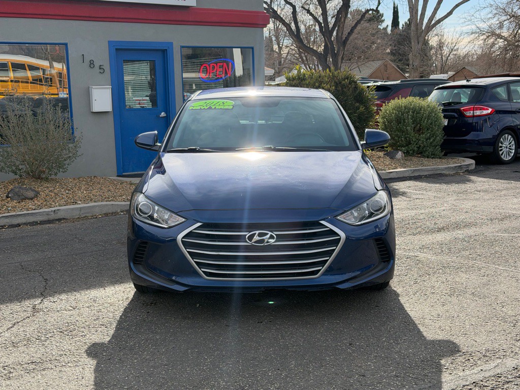 2018 Hyundai Elantra Image 2