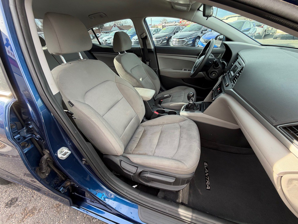 2018 Hyundai Elantra Image 10