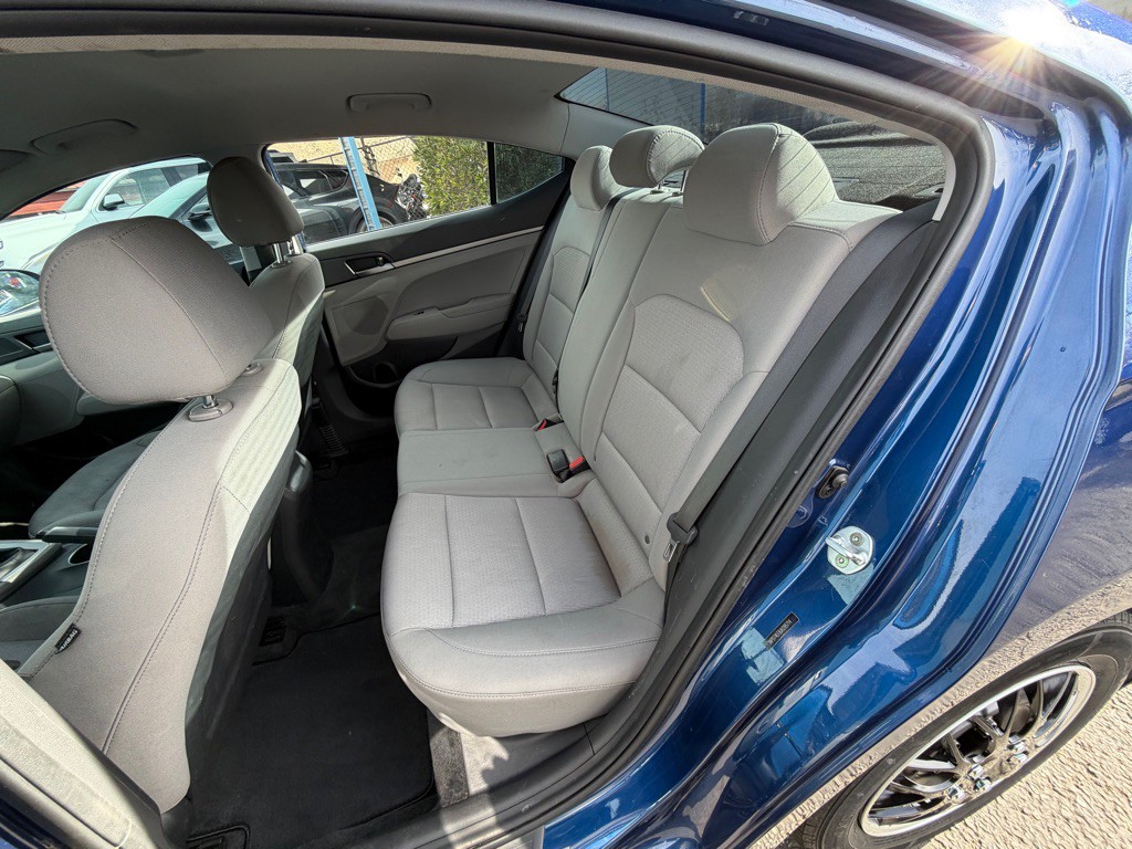 2018 Hyundai Elantra Image 11