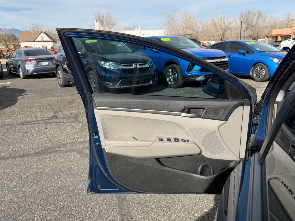 2018 Hyundai Elantra Image 20