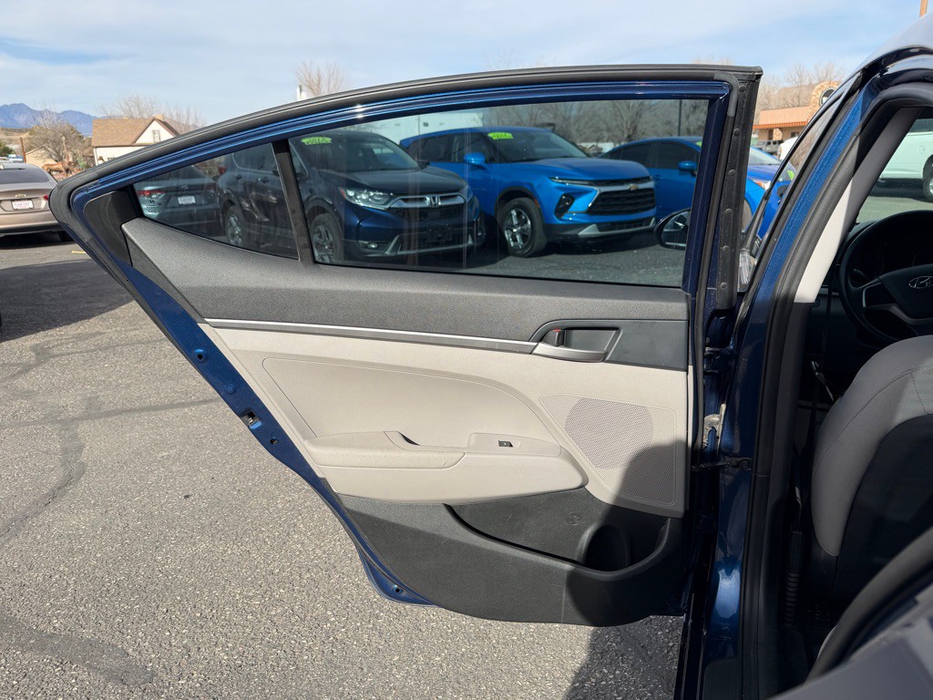 2018 Hyundai Elantra Image 23