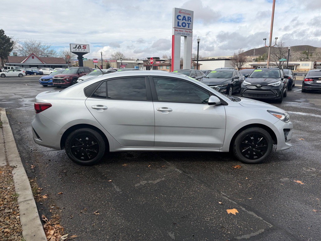 2021 Kia Rio Image 4