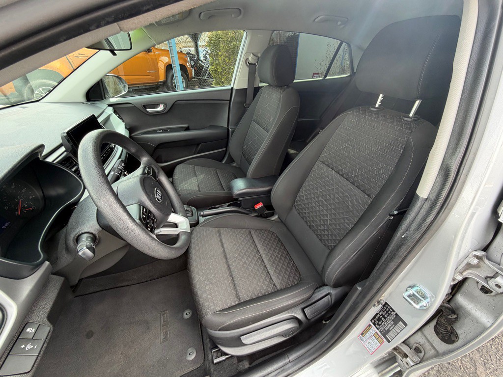 2021 Kia Rio Image 9