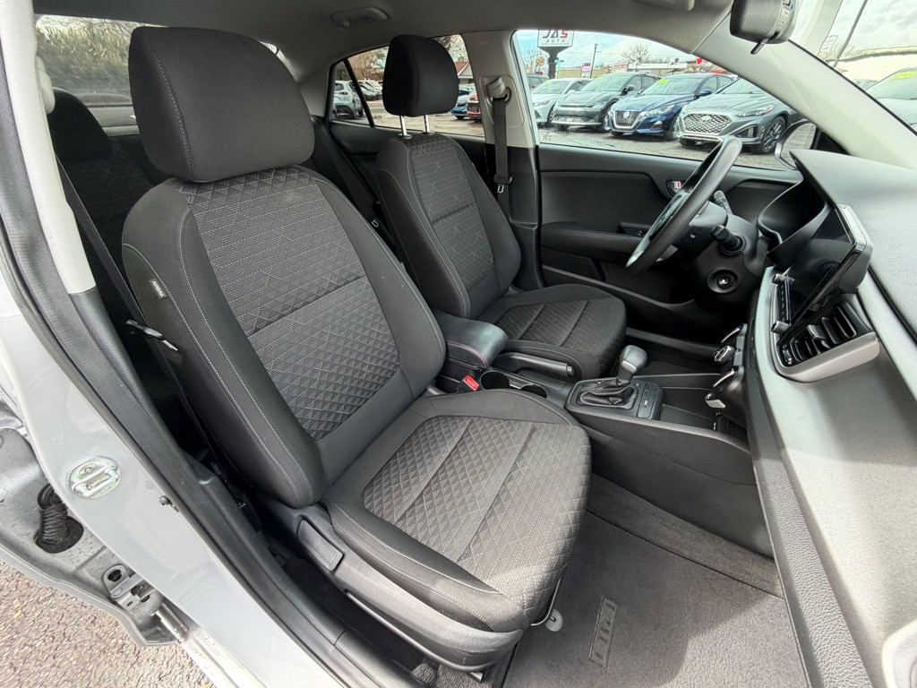 2021 Kia Rio Image 10
