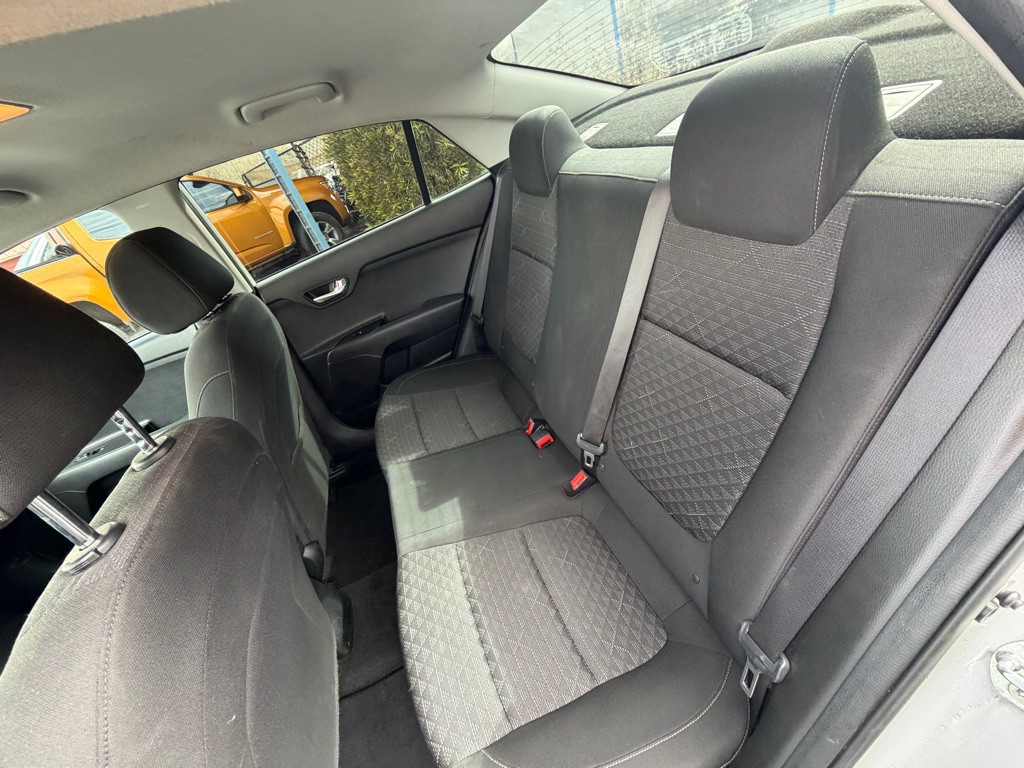 2021 Kia Rio Image 11