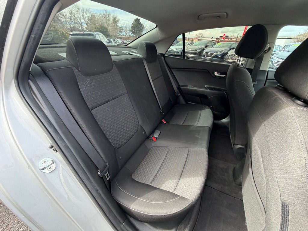 2021 Kia Rio Image 12