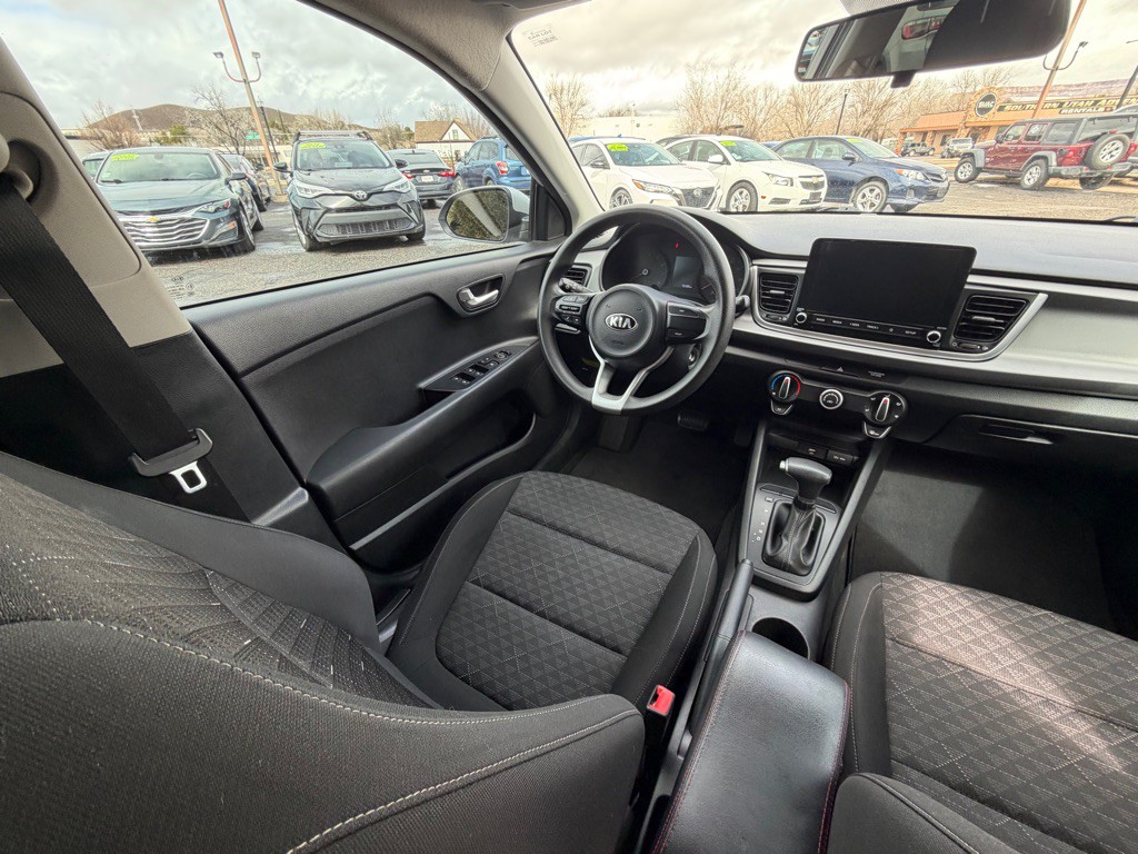 2021 Kia Rio Image 13
