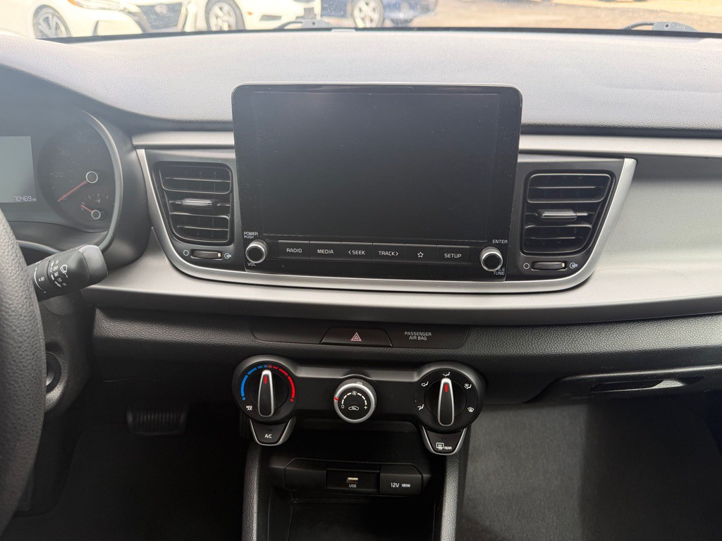 2021 Kia Rio Image 15