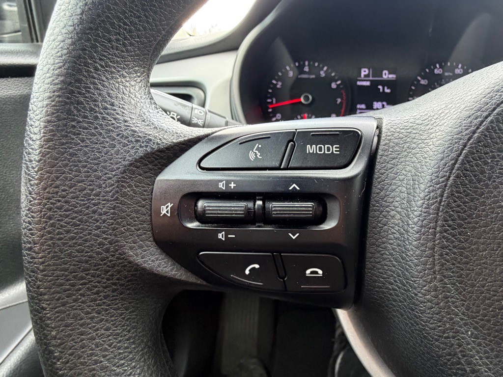 2021 Kia Rio Image 29