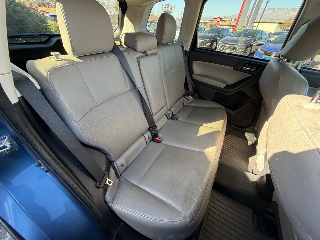 2016 Subaru Forester Image 12