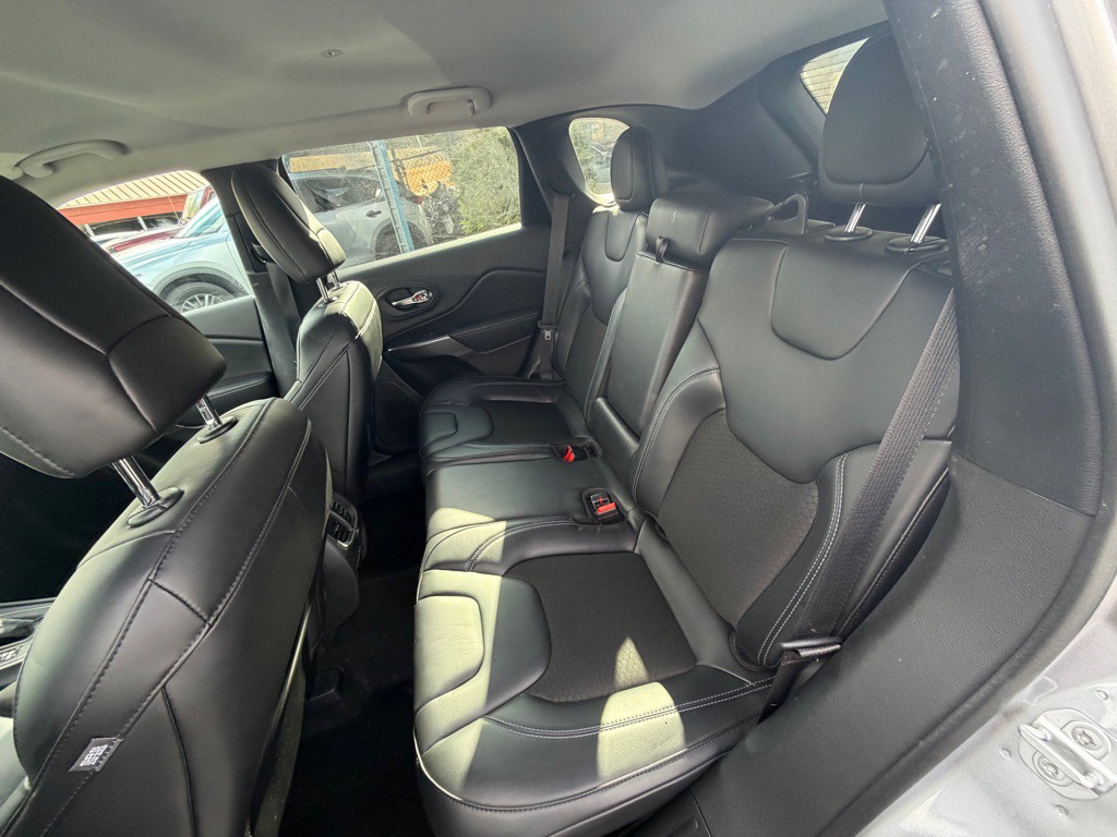 2020 Jeep Cherokee Image 11