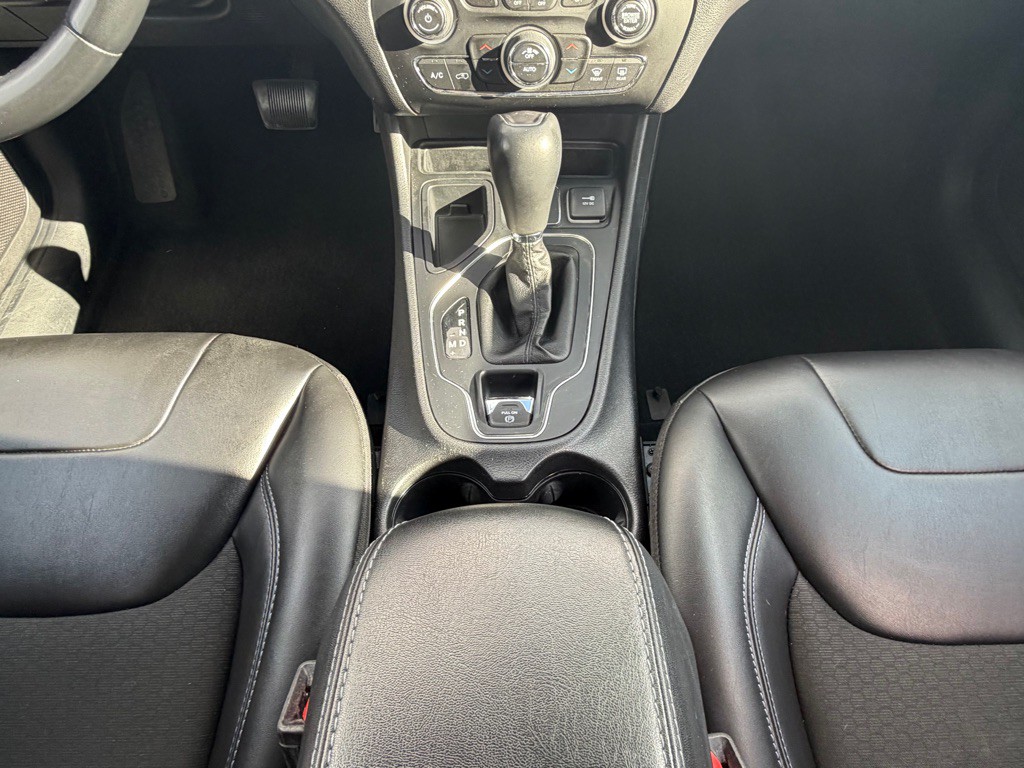 2020 Jeep Cherokee Image 16