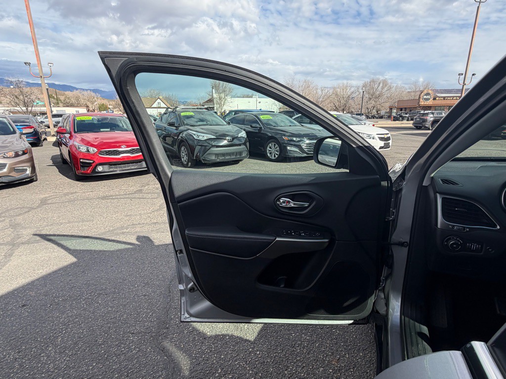 2020 Jeep Cherokee Image 21