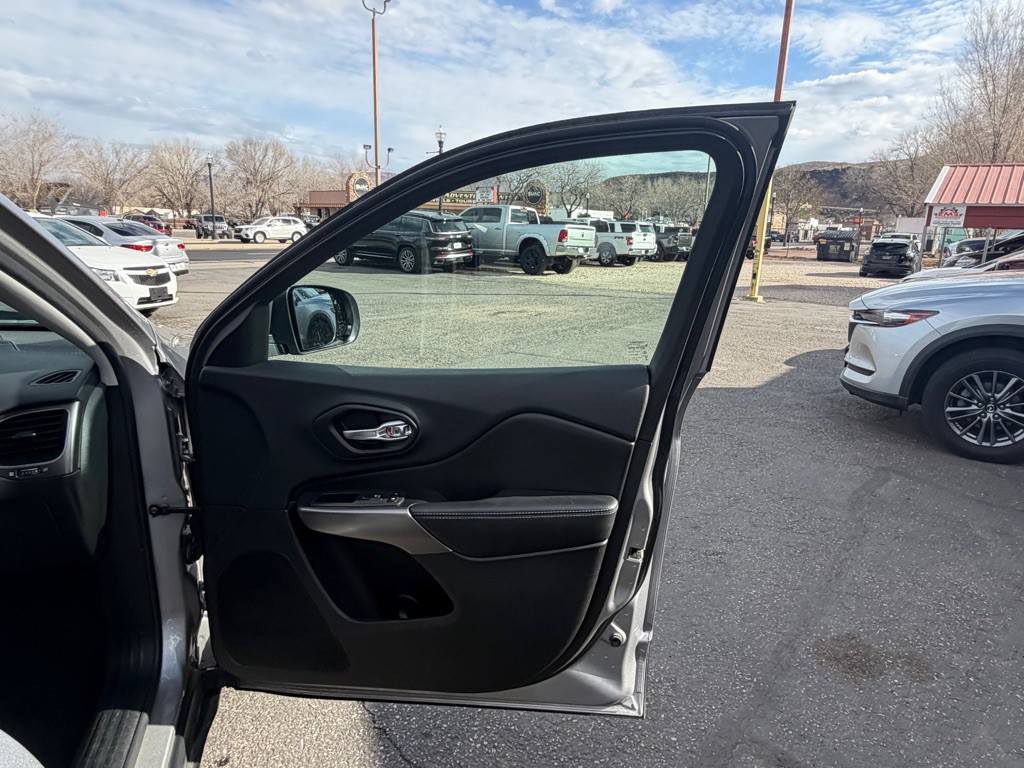 2020 Jeep Cherokee Image 23