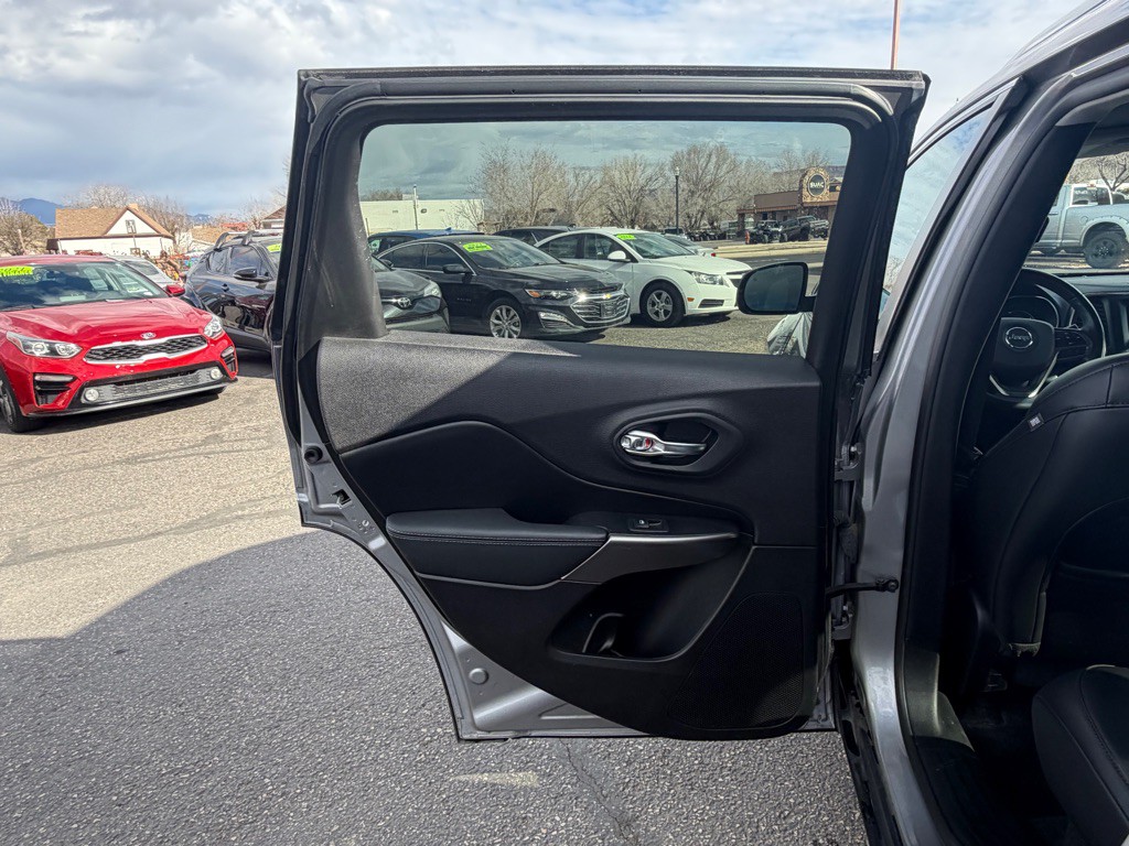 2020 Jeep Cherokee Image 24