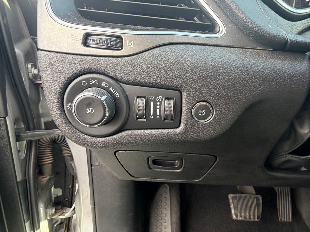 2020 Jeep Cherokee Image 28