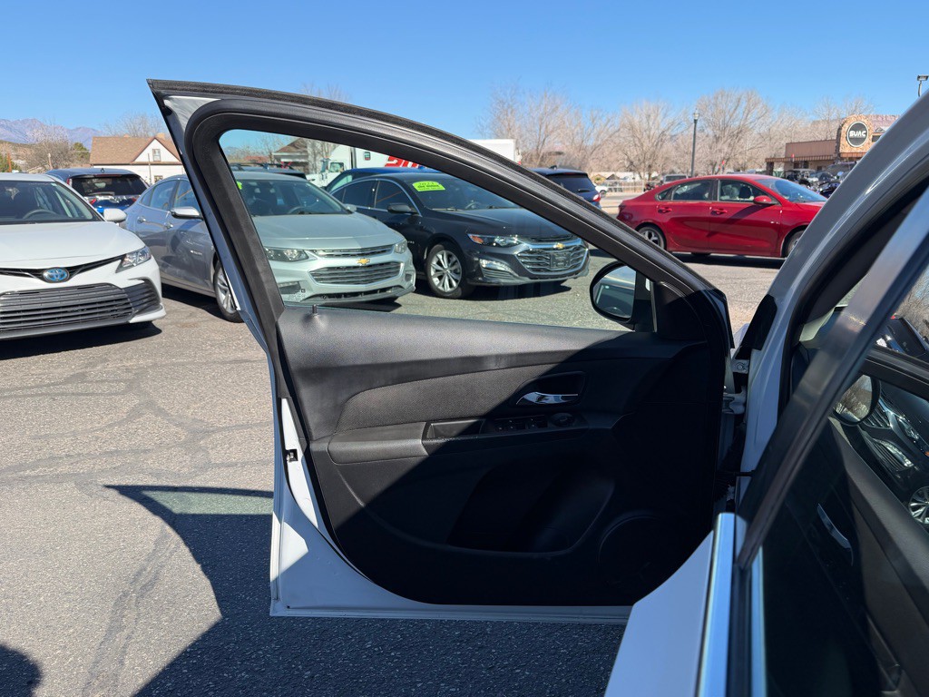 2014 Chevrolet Cruze Image 21