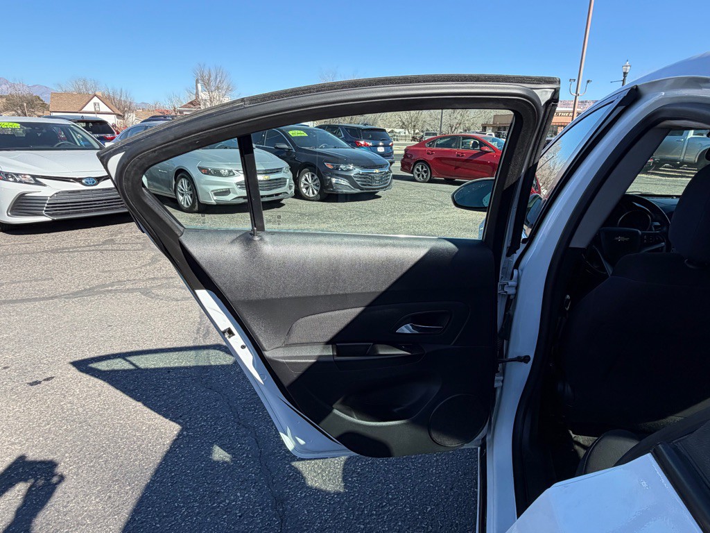 2014 Chevrolet Cruze Image 24