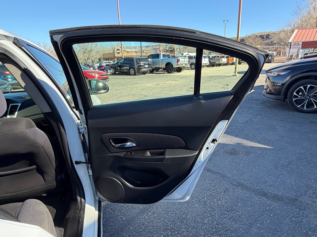 2014 Chevrolet Cruze Image 25