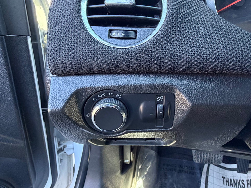 2014 Chevrolet Cruze Image 28