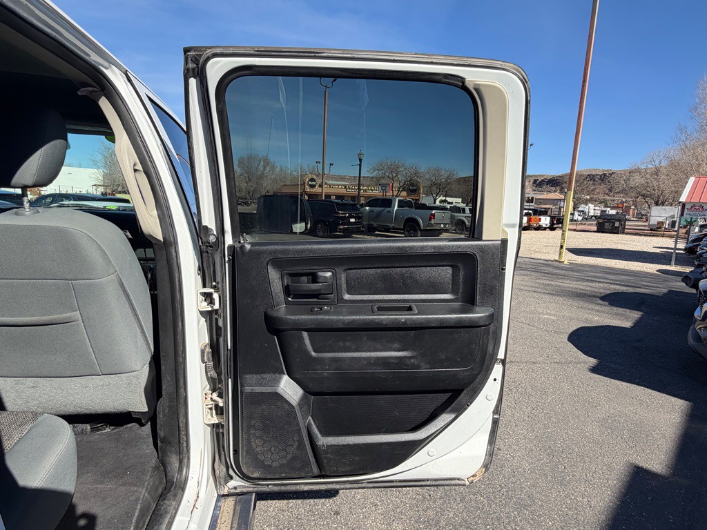 2015 RAM 2500 Image 25