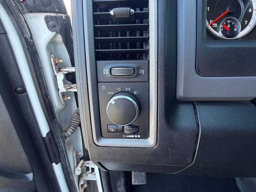 2015 RAM 2500 Image 28