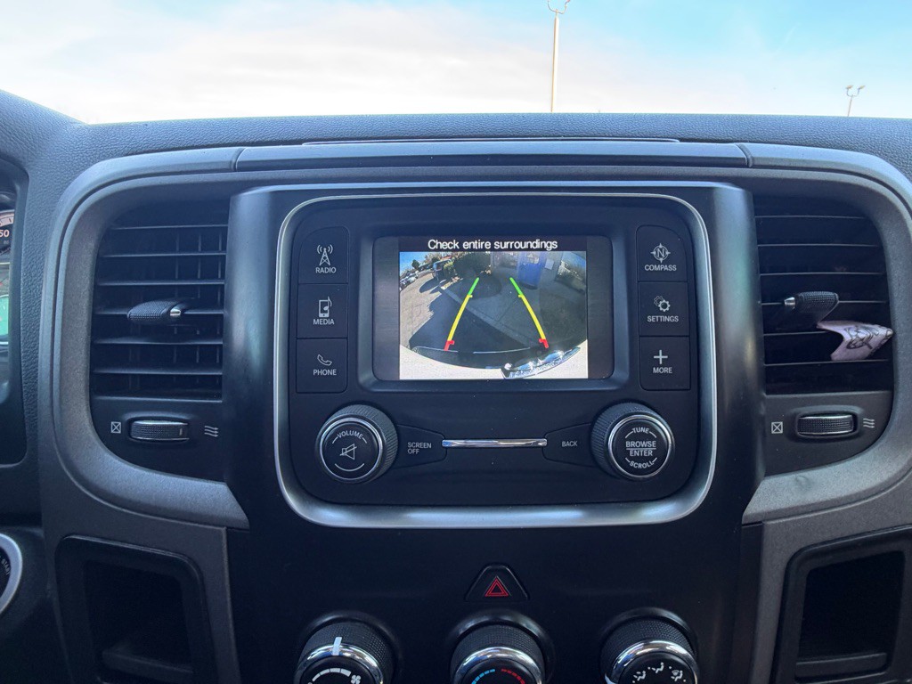 2015 RAM 2500 Image 32